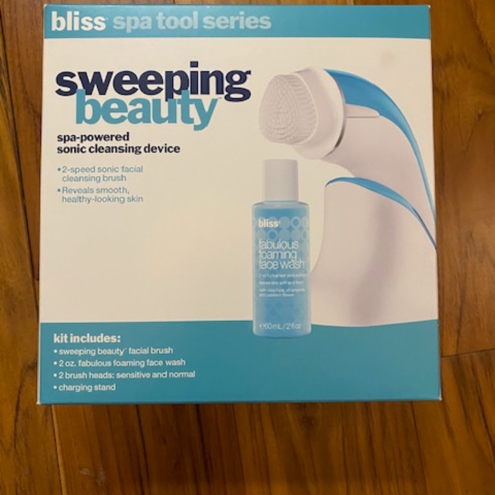Bliss Sweeping Beauty sonic facial cleansing device NIB